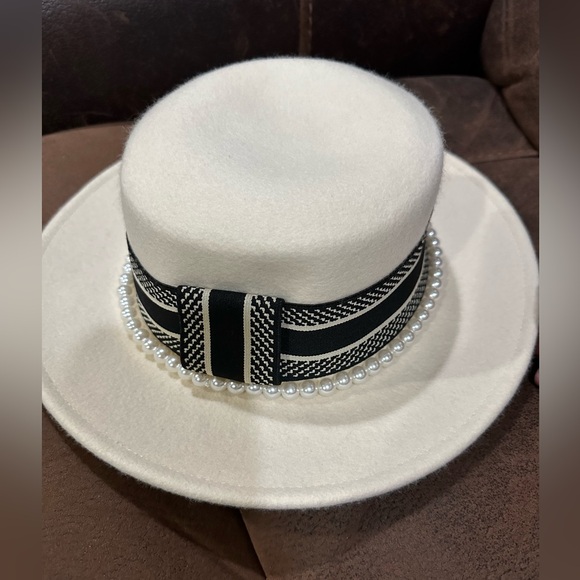 Fall/winter Felt Fedora Hats - cream with pearls and ribbon - Picture 3 of 7